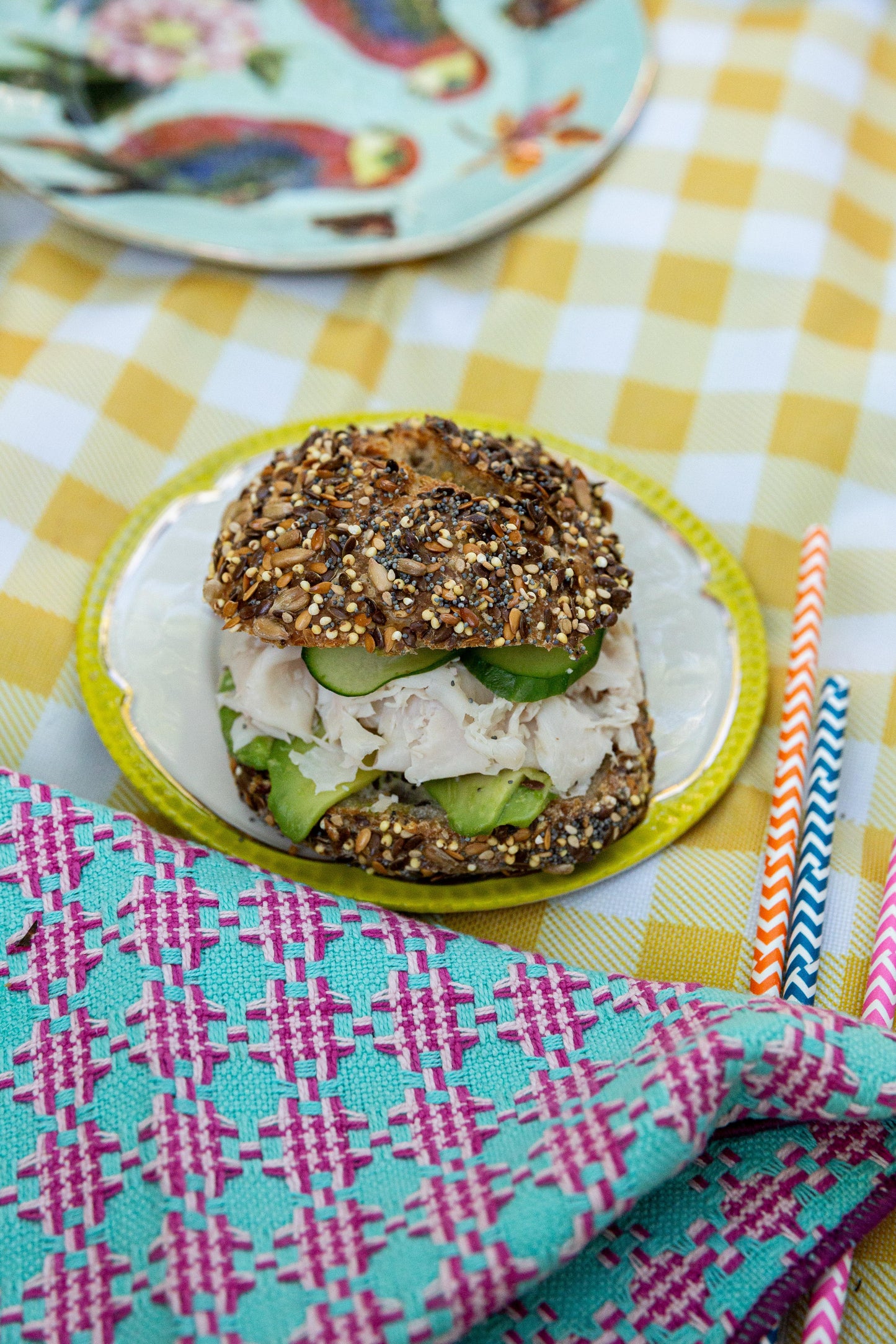 Panet aguacate, pavo y verduras