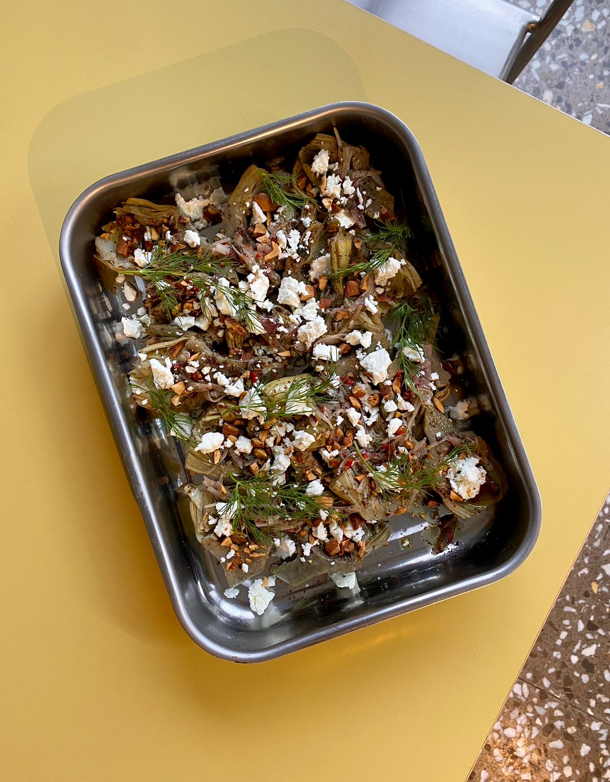Alcachofas con vinagreta y feta